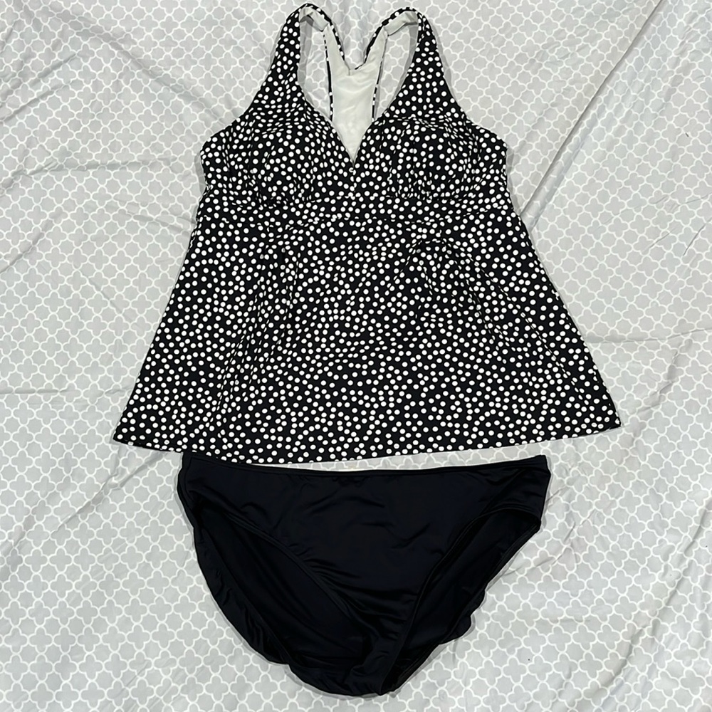 LANDS’ END Black bathing suit size 18